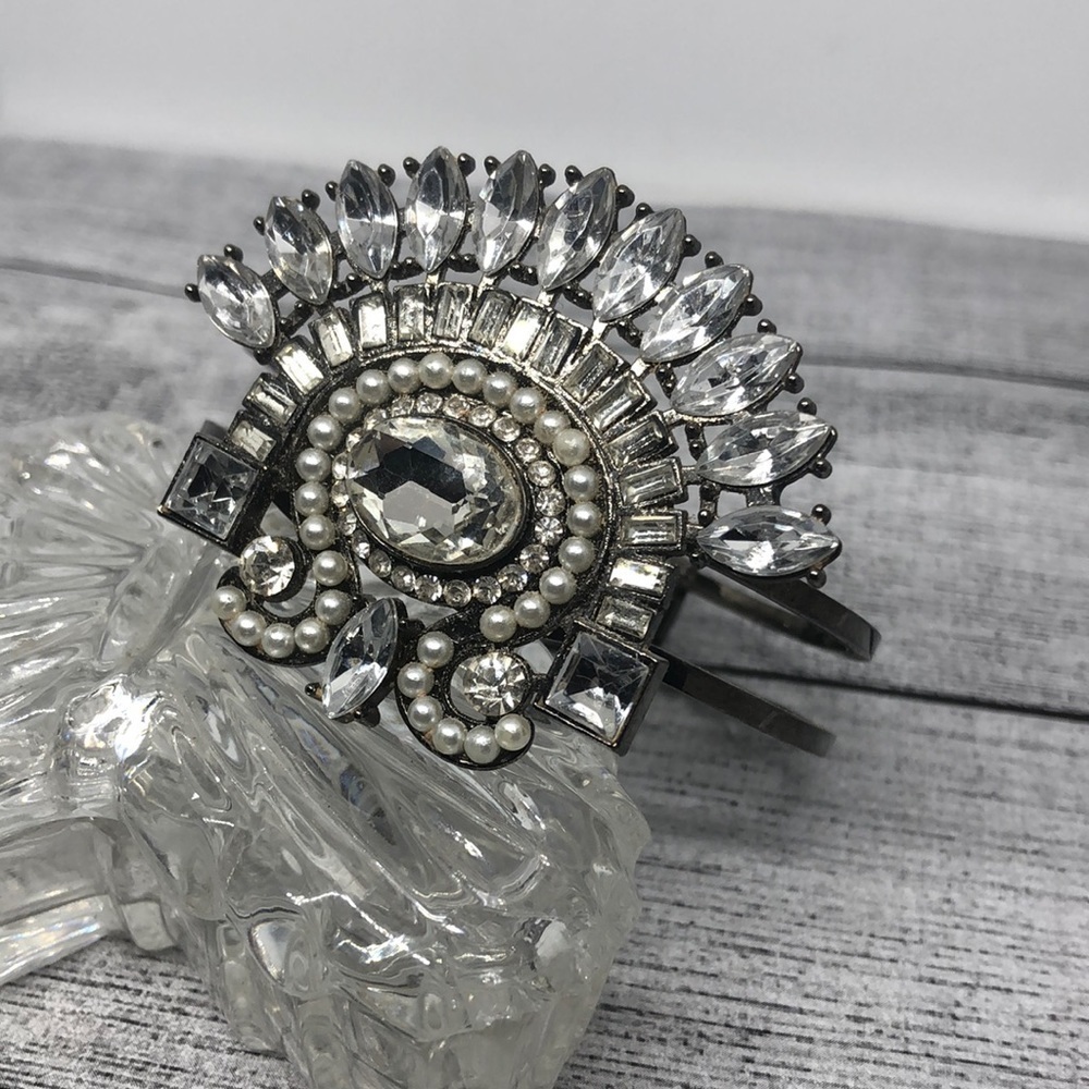 Retro style baguette and faux pearls statement bracelet art deco vibes.